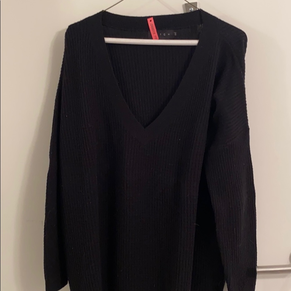 Hatch V-neck sweater, one size, black